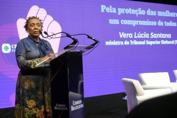 Ministra do TSE Vera Lúcia Santana no CB.Debate -  (crédito: ED ALVES/CB/D.A Press)