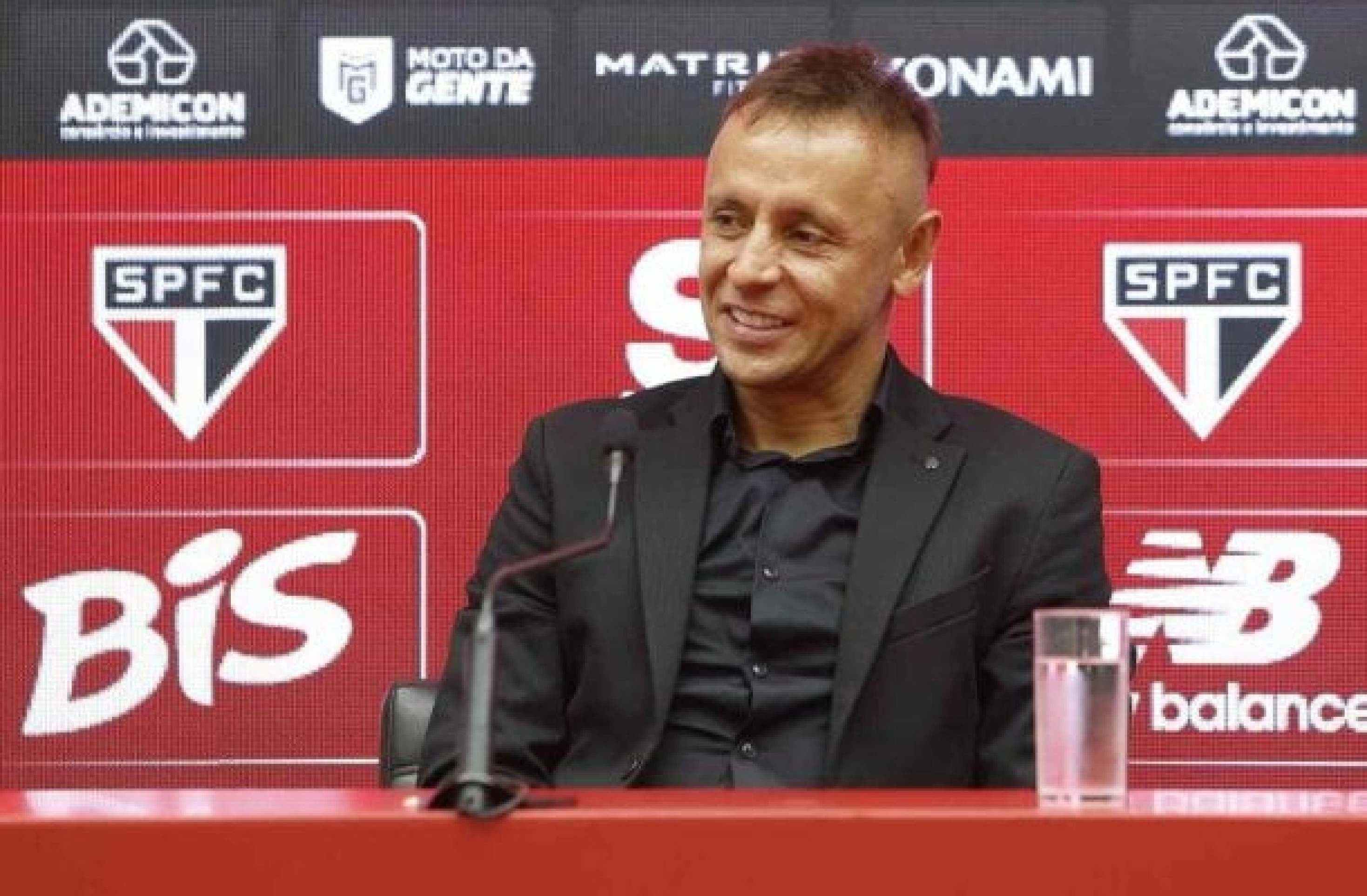Rafinha foi apresentado nesta terça-feira como novo gerente de futebol - (crédito: Foto: Rubens Chiri / São Paulo) Rafinha foi apresentado nesta terça-feira como novo gerente de futebol - (crédito: Foto: Rubens Chiri / São Paulo)