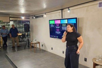 Para Juliana Brito, a liderança feminina não é apenas sobre ocupar um cargo, mas também o de pavimentar o caminho