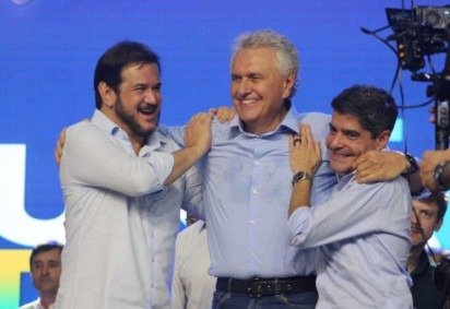 Governador Ronaldo Caiado entre Antônio Rueda (esq) e ACM Neto, presidente e vice do União Brasil respectivamente -  (crédito: União Brasil/Divulgação ) -Governador Ronaldo Caiado entre Antônio Rueda (esq) e ACM Neto, presidente e vice do União Brasil respectivamente -  (crédito: União Brasil/Divulgação )