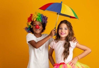O Carnaval também pode ser uma experiência inclusiva e prazerosa para crianças autistas (Imagem: Bernardo Emanuelle | Shutterstock)
 -  (crédito: EdiCase) -O Carnaval também pode ser uma experiência inclusiva e prazerosa para crianças autistas (Imagem: Bernardo Emanuelle | Shutterstock)
 -  (crédito: EdiCase)