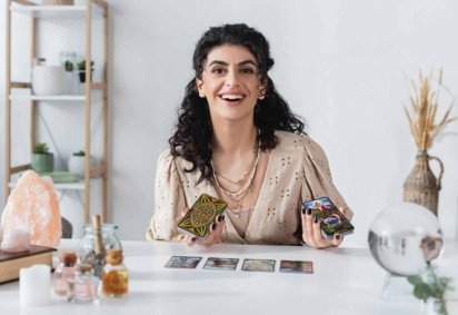 Fevereiro será um mês em que um impulso interior levará muitas pessoas a buscar evolução, conhecimento e aperfeiçoamento (Imagem: LightField Studios | Shutterstock) -  (crédito: EdiCase) -Fevereiro será um mês em que um impulso interior levará muitas pessoas a buscar evolução, conhecimento e aperfeiçoamento (Imagem: LightField Studios | Shutterstock) -  (crédito: EdiCase)