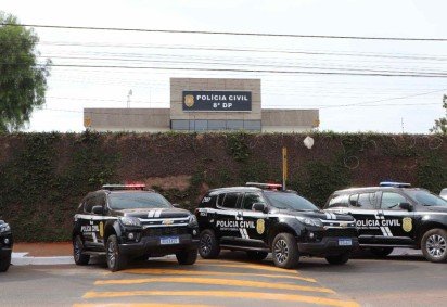 A autoria e a motivação do duplo homicídio seguem sob investigação da 8ª Delegacia de Polícia (Estrutural) -  (crédito: Divulgação/SSP-DF)