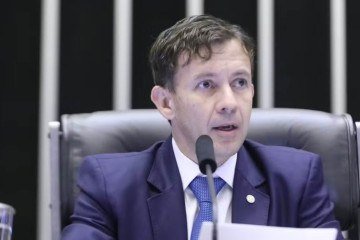 Deputado federal Eduardo Velloso (União-AC) é algo de operação na manhã desta quinta-feira (29/1) - (crédito: Kayo Magalhães/Câmara dos Deputados) Deputado federal Eduardo Velloso (União-AC) é algo de operação na manhã desta quinta-feira (29/1) - (crédito: Kayo Magalhães/Câmara dos Deputados)