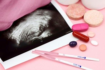 O atendimento à gestação de homens trans é marcado por invisibilidade institucional, fragilidade das evidências clínicas disponíveis e despreparo generalizado dos serviços de saúde -  (crédito: Reprodução/Canva)