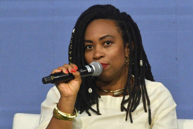  "Se levamos um tempo para o crescimento ps&iacute;quico e mental acontecer, tamb&eacute;m vai levar um tempo para sair disso", Ana Luisa Coelho