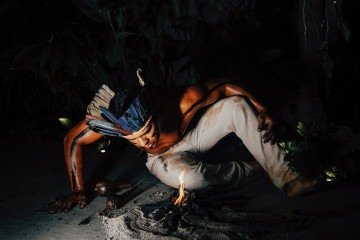 Enquanto Rugendas documentou o Brasil  sob uma ótica eurocêntrica, Karapotó apresenta contranarrativa sobre esses registros coloniais -  (crédito: Thalyta Tavares Ignus)