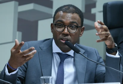 Ailton também negou que a autoridade monetária tenha adotado qualquer medida preventiva ou restrição regulatória contra o BRB -  (crédito: Agência Brasil ) -Ailton também negou que a autoridade monetária tenha adotado qualquer medida preventiva ou restrição regulatória contra o BRB -  (crédito: Agência Brasil )