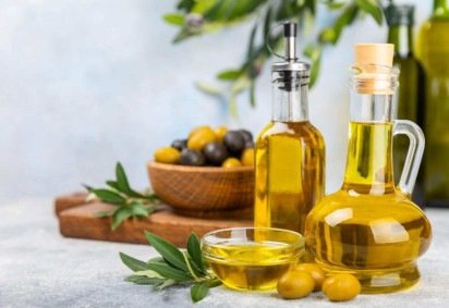 Alimentos com gorduras boas ajudam a desacelerar a absorção de açúcar e manter a energia estável ao longo do dia (Imagem: Avocado_studio | Shutterstock) -  (crédito: EdiCase) -Alimentos com gorduras boas ajudam a desacelerar a absorção de açúcar e manter a energia estável ao longo do dia (Imagem: Avocado_studio | Shutterstock) -  (crédito: EdiCase)