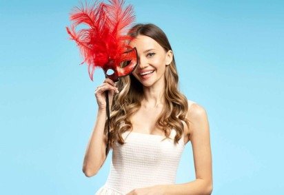 A personalidade e estilo dos signos podem ser traduzidas na fantasia de Carnaval (Imagem: AYO Production | Shutterstock)
 -  (crédito: EdiCase) -A personalidade e estilo dos signos podem ser traduzidas na fantasia de Carnaval (Imagem: AYO Production | Shutterstock)
 -  (crédito: EdiCase)