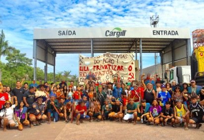 Indígenas fazem vigília no em Santarém (PA) contra dragagem do Rio Tapajós -  (crédito: Citupi/Vitiin Silva) -Indígenas fazem vigília no em Santarém (PA) contra dragagem do Rio Tapajós -  (crédito: Citupi/Vitiin Silva)