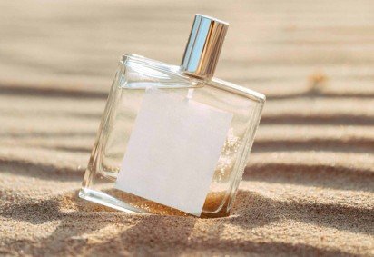 A escolha do perfume para o verão precisa conciliar frescor, personalidade e atividades do dia a dia (Imagem: NickMile | Shutterstock) -  (crédito: EdiCase) -A escolha do perfume para o verão precisa conciliar frescor, personalidade e atividades do dia a dia (Imagem: NickMile | Shutterstock) -  (crédito: EdiCase)