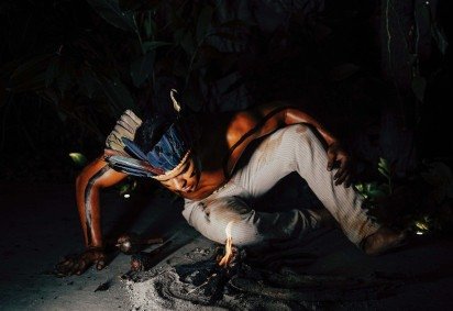 Enquanto Rugendas documentou o Brasil  sob uma ótica eurocêntrica, Karapotó apresenta contranarrativa sobre esses registros coloniais -  (crédito: Thalyta Tavares Ignus) -Enquanto Rugendas documentou o Brasil  sob uma ótica eurocêntrica, Karapotó apresenta contranarrativa sobre esses registros coloniais -  (crédito: Thalyta Tavares Ignus)