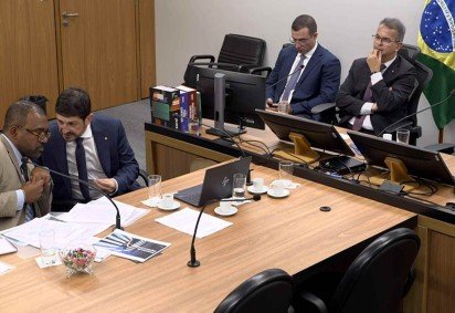 Ailton Aquino (E) afirmou que o Banco Central manteve acompanhamento próximo do Master, justamente por causa da crise  -  (crédito:  Reprodução/STF) -Ailton Aquino (E) afirmou que o Banco Central manteve acompanhamento próximo do Master, justamente por causa da crise  -  (crédito:  Reprodução/STF)