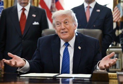  Trump indica Kevin Warsh para comandar o Federal Reserve, o banco central dos Estados Unidos. 
       -  (crédito: ANNABELLE GORDON/AFP) - Trump indica Kevin Warsh para comandar o Federal Reserve, o banco central dos Estados Unidos. 
       -  (crédito: ANNABELLE GORDON/AFP)