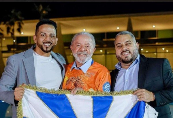 O repasse não seria feito apenas para a escola que vai homenagear o presidente Lula -  (crédito: Divulga&ccedil;&atilde;o/Acad&ecirc;micos de Niter&oacute;i)