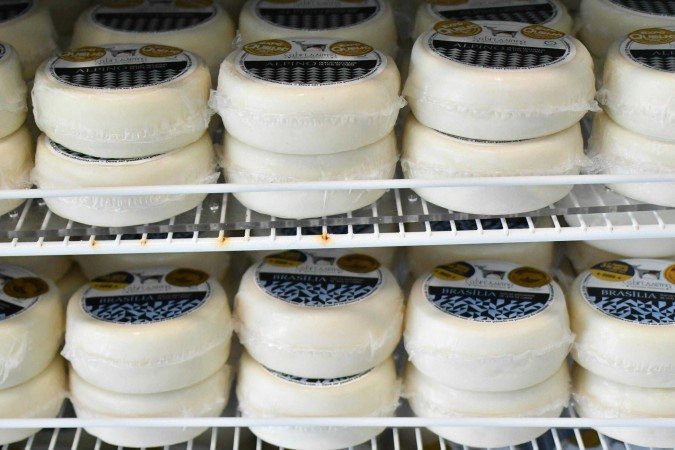Visitantes podem comprar produtos, como queijos