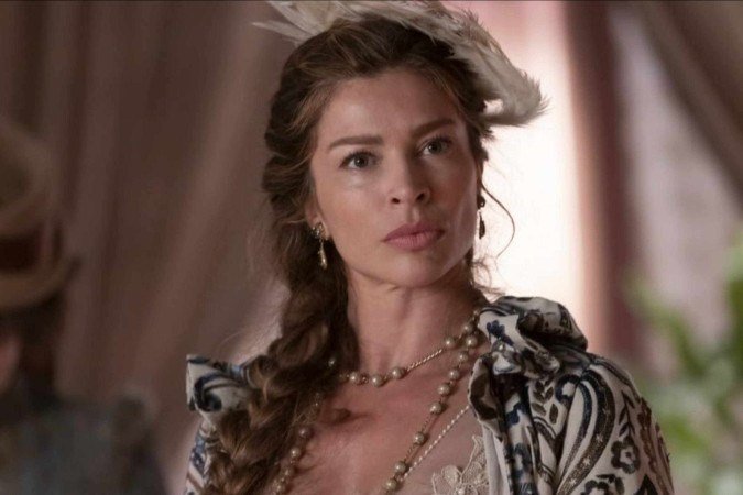 Grazi Massafera é protagonista de Dona Beja