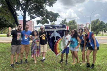 Diretoria do Suvaco da Asa celebra 20 anos de história e faz esquenta para bloco do dia 7 - (crédito: Isabela Berrogain/D.A/CB Press) Diretoria do Suvaco da Asa celebra 20 anos de história e faz esquenta para bloco do dia 7 - (crédito: Isabela Berrogain/D.A/CB Press)