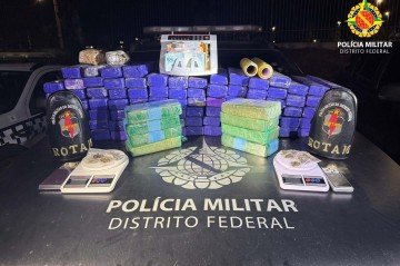 Foram apreendidos mais de 90 entorpecentes durante a desarticulação do ponto de tráfico -  (crédito: PMDF/Divulgação)