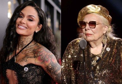 Kehlani e Joni Mitchell com broches contra a polícia imigratória dos EUA -  (crédito: Foto por NEILSON BARNARD / GETTY IMAGES NORTH AMERICA / GETTY IMAGES VIA AFP e Foto por FRAZER HARRISON / GETTY IMAGES NORTH AMERICA / GETTY IMAGES VIA AFP)