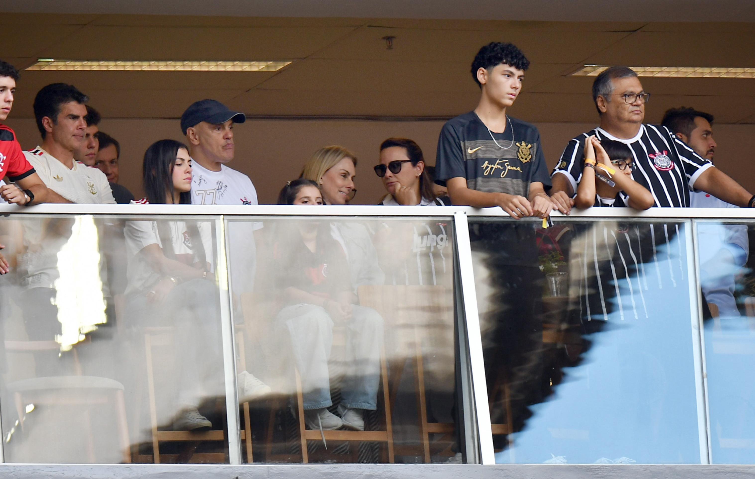 Moraes e Dino assistem à final da Supercopa Rei no Mané Garrincha