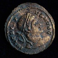 Cachimbo francês encontrado em St James' Gardens, em Euston -  (crédito: Tony Jolliffe BBC)