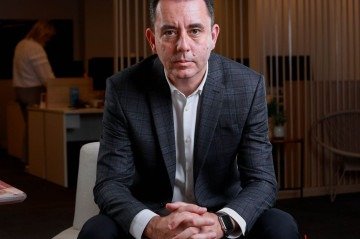  Eixo Capital. Paulo Serra, graduado em direito, pela Faculdade de Direito de São Bernardo do Campo-SP; professor universitário no curso de Direito, também é 1º vice-presidente da Executiva Nacional do PSDB e presidente do Diretório Estadual do PSDB de São Paulo; foi prefeito de Santo André-SP, de 2017 a 2024 -  (crédito:  Divulgação)