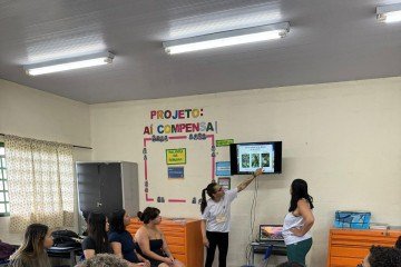 O projeto oferece aulas de inglês gratuitas para crianças e adolescentes, de 9 a 18 anos, moradores da Cidade Estrutural, atendendo em média 100 alunos a cada semestre.  -  (crédito: (Divulgação/ InE))