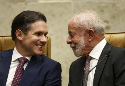 Após tensões em 2025, Lula quer relação melhor com Motta para aprovar pautas como o fim da escala 6x1 e a regulamentação do trabalho por aplicativos -  (crédito:  Marcelo Camargo/Agência Brasil) -Após tensões em 2025, Lula quer relação melhor com Motta para aprovar pautas como o fim da escala 6x1 e a regulamentação do trabalho por aplicativos -  (crédito:  Marcelo Camargo/Agência Brasil)