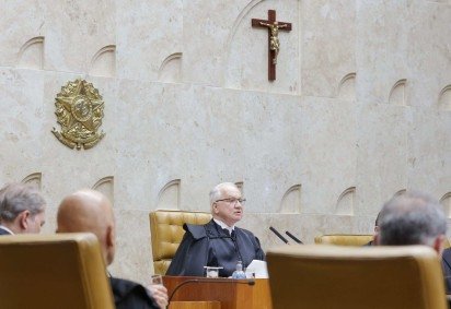 Discurso do presidente do Supremo foi em duas direções. No plano interno, conclamou os ministros a concordarem com a adoção do código. No externo, advertiu que a Corte não se confunde com a atuação de seus integrantes -  (crédito: Rosinei Coutinho/STF) -Discurso do presidente do Supremo foi em duas direções. No plano interno, conclamou os ministros a concordarem com a adoção do código. No externo, advertiu que a Corte não se confunde com a atuação de seus integrantes -  (crédito: Rosinei Coutinho/STF)