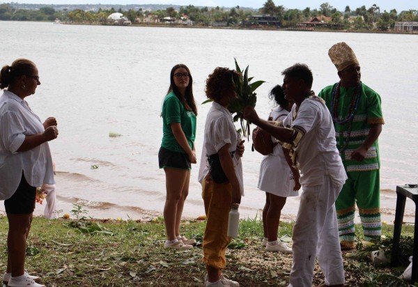  Bruna Gaston/CB/D.A Press