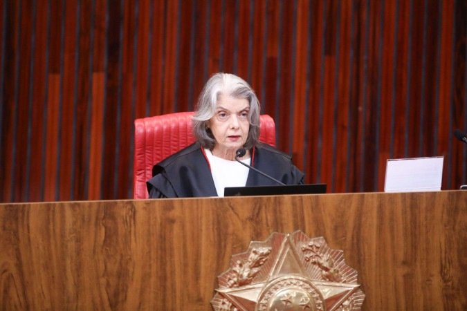 Cármen Lúcia indicou que transparência nas ações da Justiça Eleitoral trará pleito sem graves intercorrências -  (crédito: Luiz Roberto/Secom/TSE)