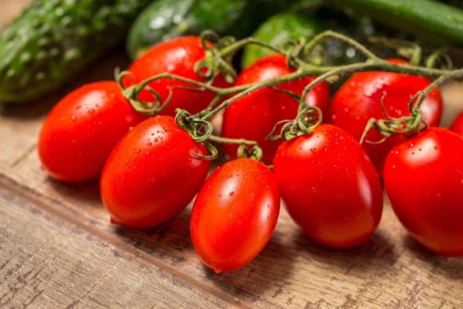 Acessível e prático, o tomate é fonte de nutrientes essenciais para o organismo (Imagem: Ion Sebastian | Shutterstock) 
 -  (crédito: EdiCase)