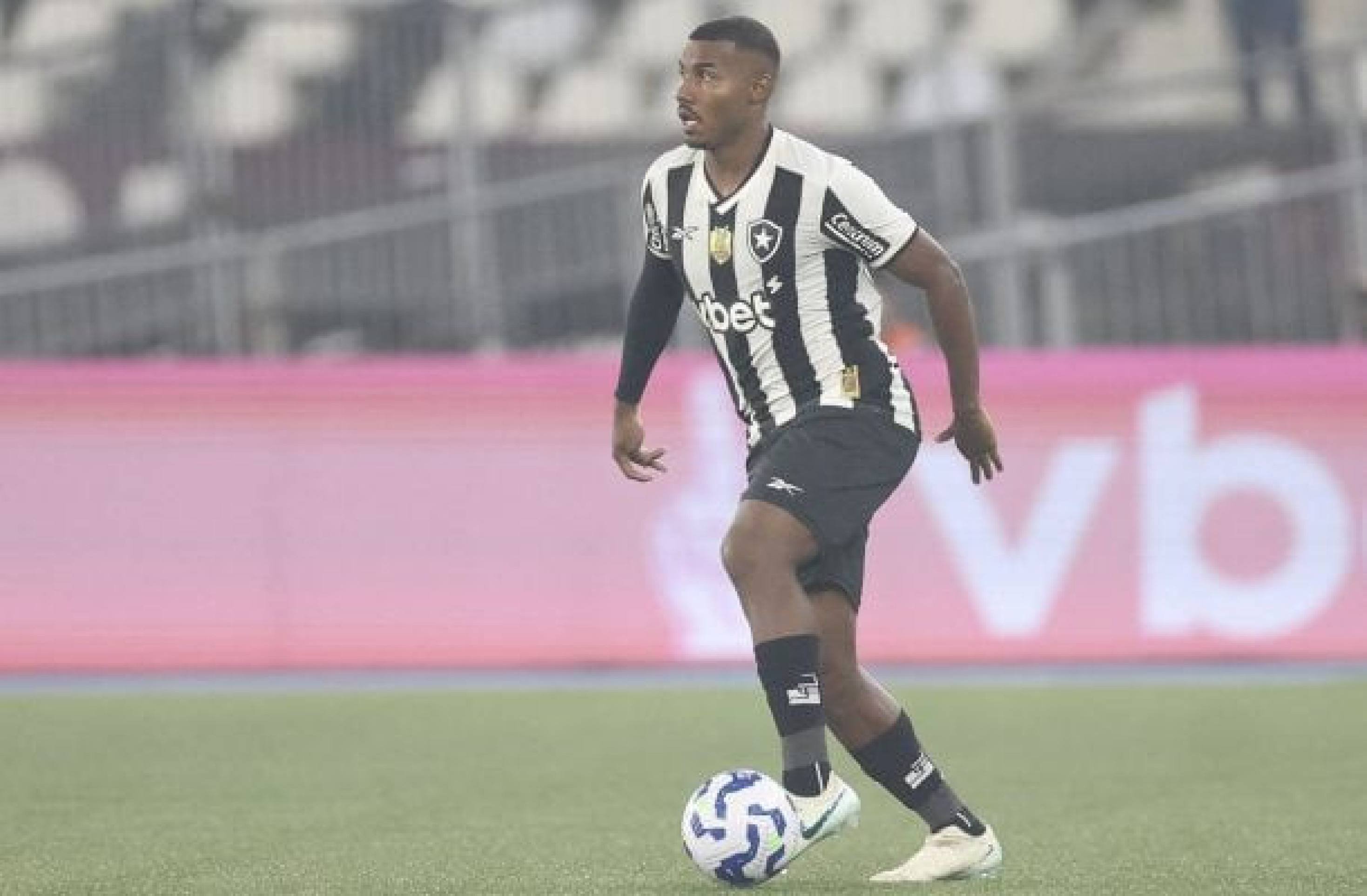 Expectativa no Vasco é de que Cuiabano assuma a titularidade na lateral esquerda do Vasco -  (crédito: Foto: Vitor Silva/Botafogo.)