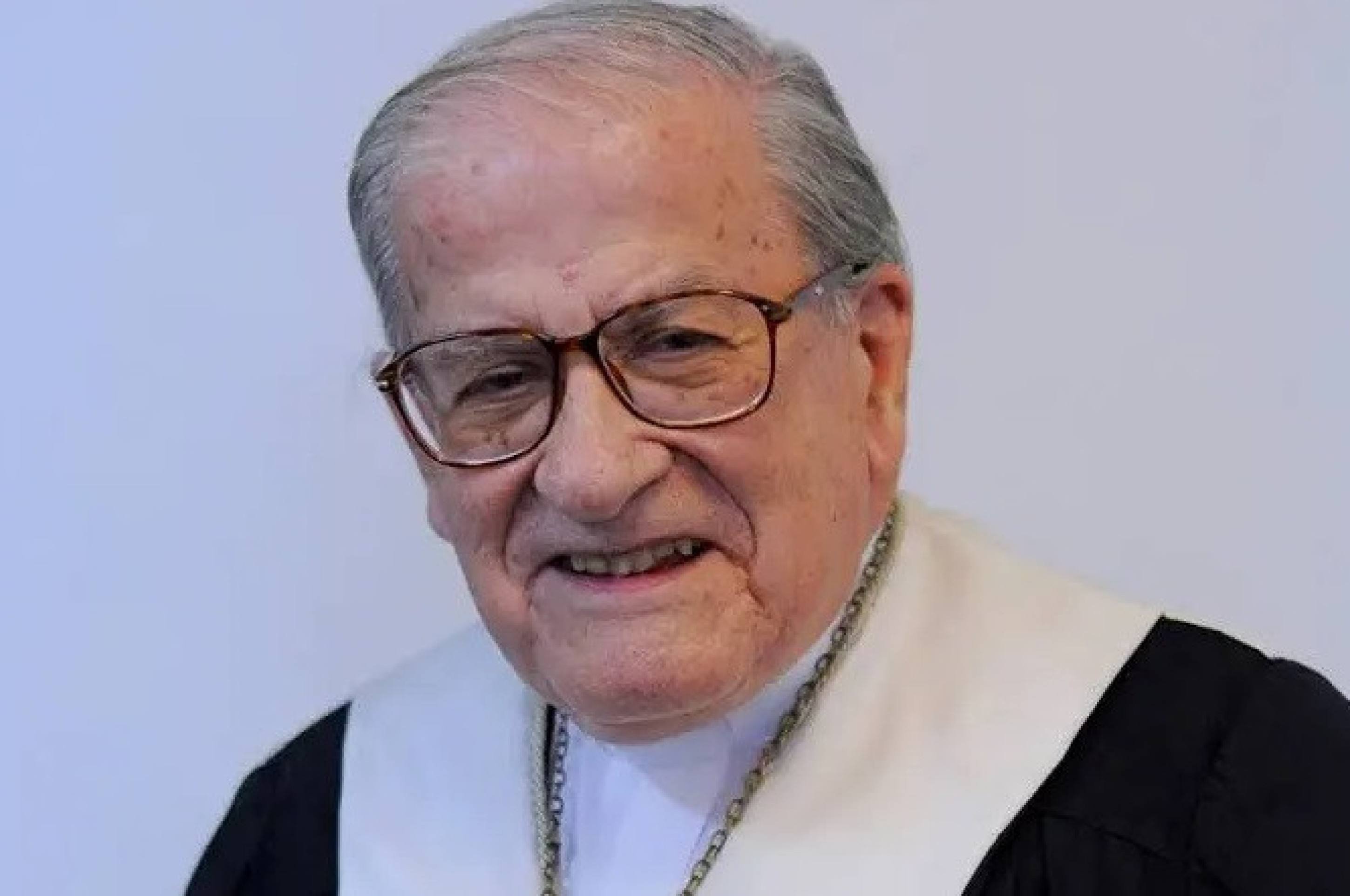 Ex-reitor da PUC-Rio, padre morre aos 98 anos
