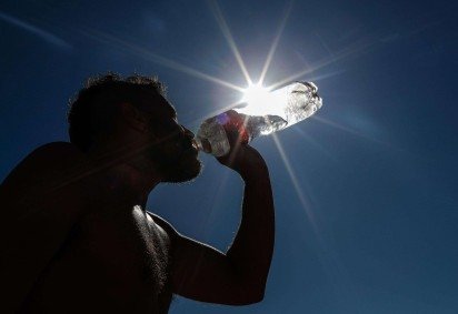 A onda de calor extremo que coloca 6,5 milhões de brasileiros em alerta vermelho -  (crédito: BBC) -A onda de calor extremo que coloca 6,5 milhões de brasileiros em alerta vermelho -  (crédito: BBC)