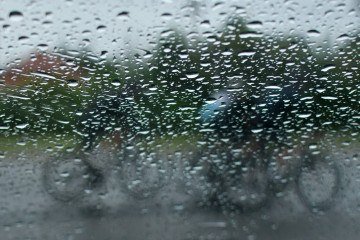 Dia Chuvoso - Ciclista - Parque da Cidade - Previsão do Tempo.  -  (crédito: Ed Alves/CB)