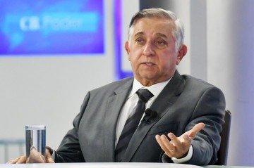 'Tem que se colocar no lugar da ex-primeira para ver a pressão que está recebendo diariamente e as dificuldades que enfrenta', disse Izalci -  (crédito:  Ed Alves CB/DA Press)