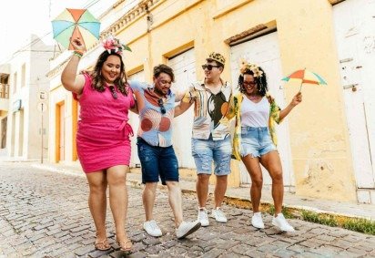 Cuidados simples com a saúde no Carnaval fazem toda a diferença e ajudam a evitar imprevistos (Imagem: Kleber Cordeiro | Shutterstock) 
 -  (crédito: EdiCase) -Cuidados simples com a saúde no Carnaval fazem toda a diferença e ajudam a evitar imprevistos (Imagem: Kleber Cordeiro | Shutterstock) 
 -  (crédito: EdiCase)