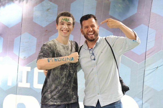  Resultado do Vestibular  da UNB. Na Foto Natan Amorin e Rodrigo Bittencourt