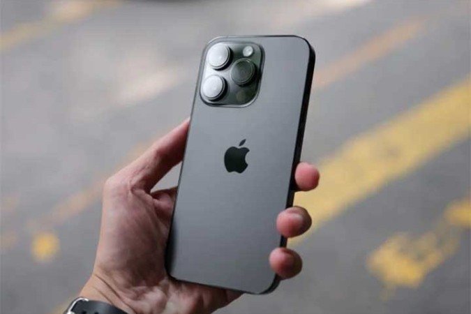 Exemplar do iPhone 16 Pro Max, lançado pela Apple em setembro de 2024 - (crédito: Thai Nguyen / Unsplash) Exemplar do iPhone 16 Pro Max, lançado pela Apple em setembro de 2024 - (crédito: Thai Nguyen / Unsplash)