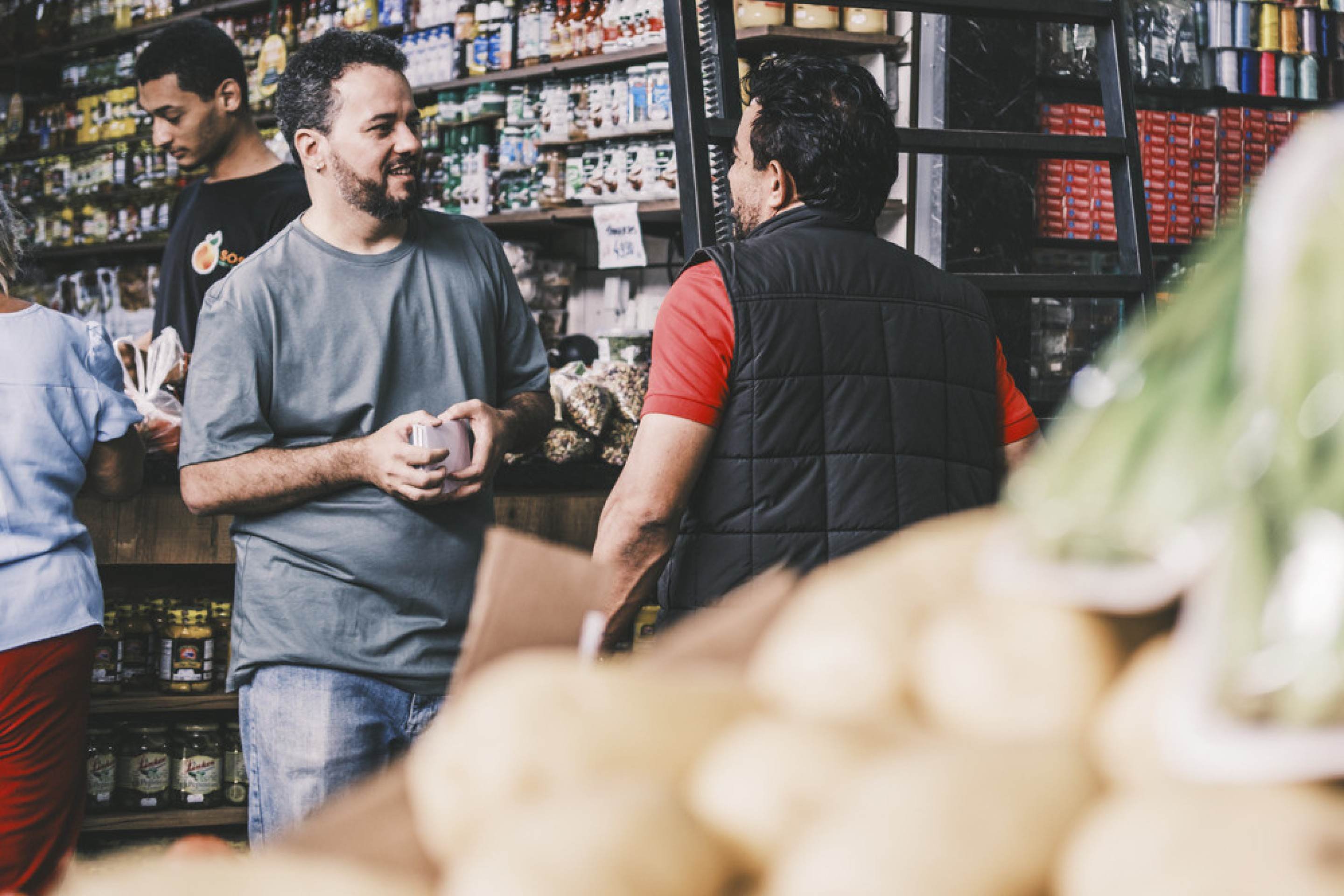 Robson Castro faz intervenções cênicas em diferentes espaços da capital