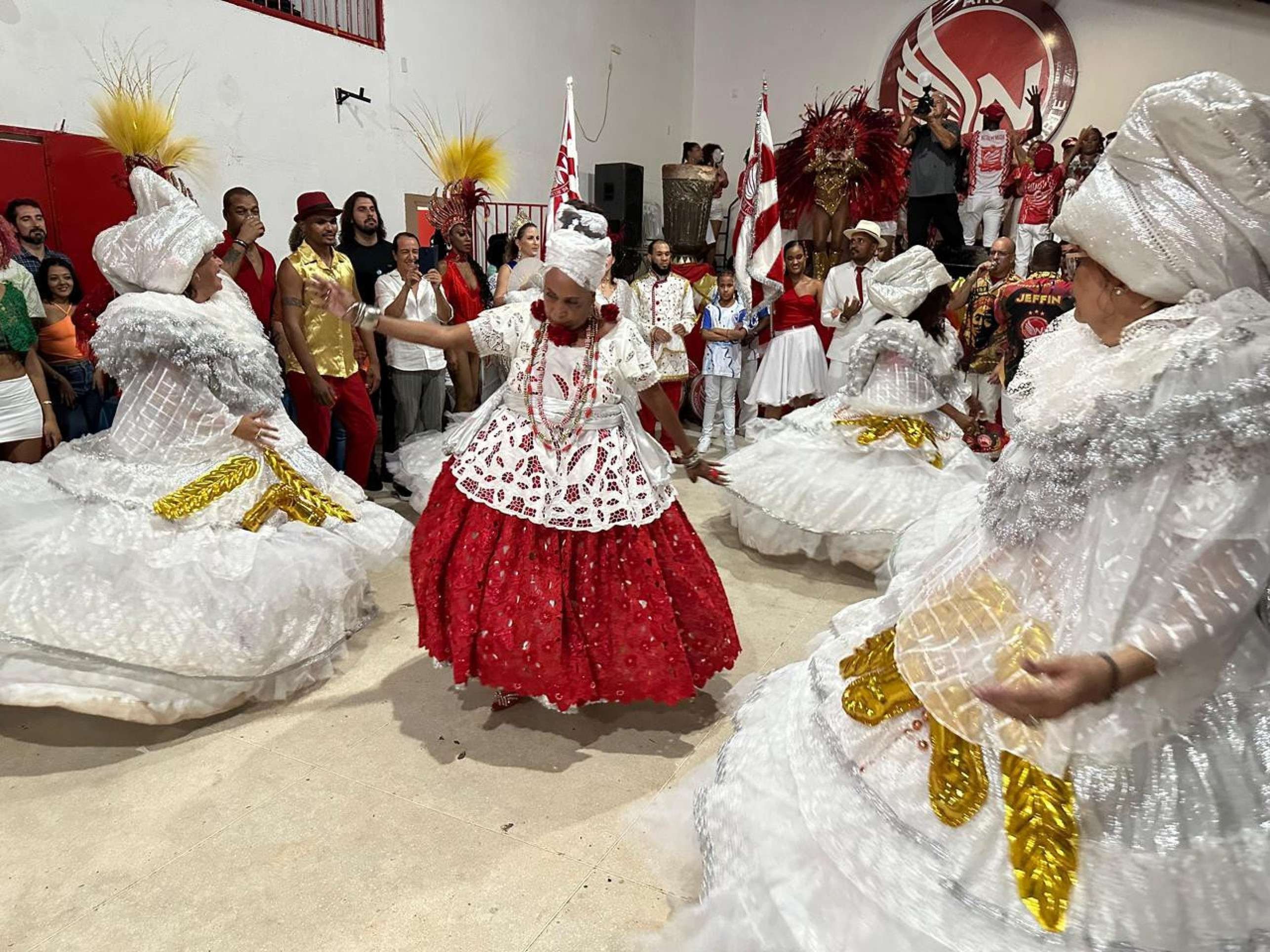 Os eventos de quadra s&atilde;o cruciais para manter as escolas de samba nos per&iacute;odos em que n&atilde;o h&aacute; desfile 