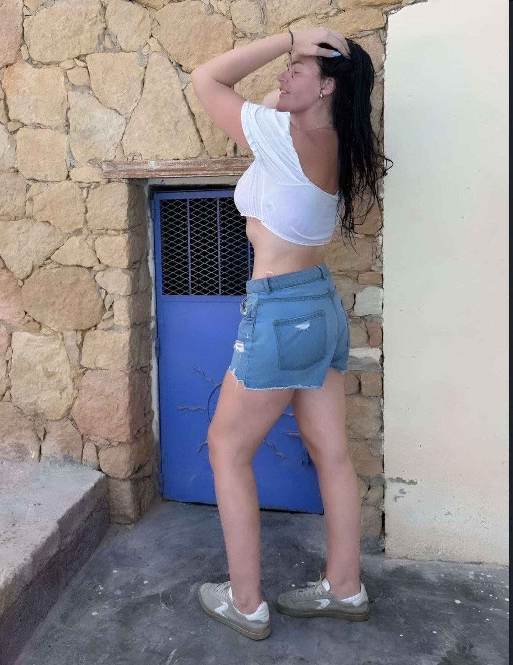 Modelo de 1,95m revela por que homens fogem de encontros