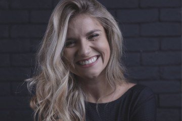  Eixo Capital. Bruna Heleno advogada, graduada pelo Centro Universitário UniFTC. Atua nas áreas do direito à saúde, direito civil e direito consumerista -  (crédito:  Divulgação)
