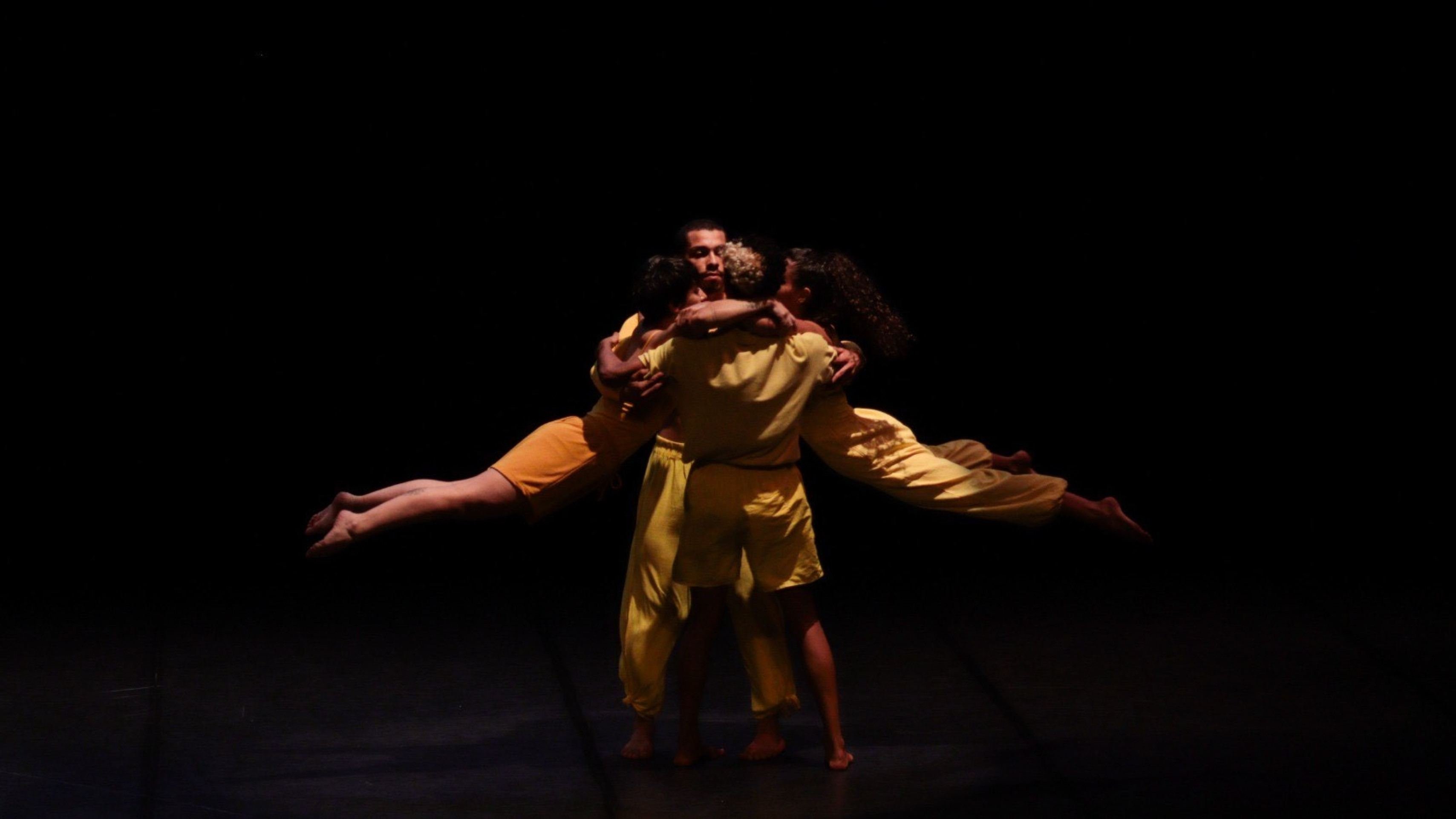 Espaço Cultural Renato Russo recebe espetáculo Raízes em Movimento 