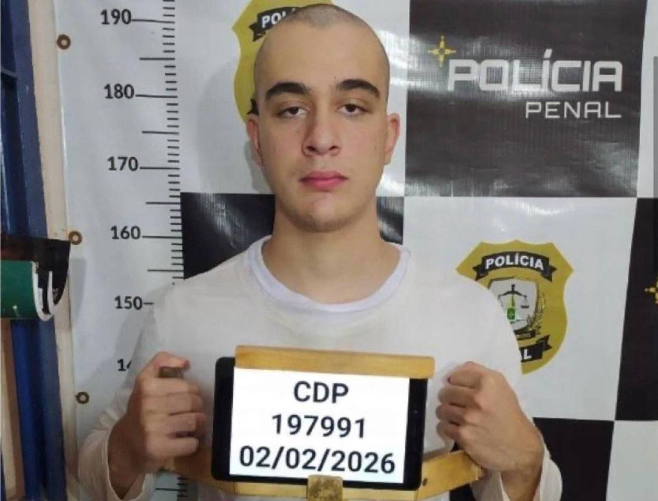 De carros de luxo à Papuda: O simbolismo da foto de Pedro Turra