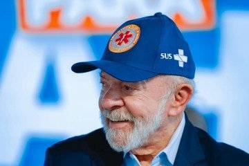 Além dos investimentos estruturais, o governo anuncia o início da vacinação contra a dengue para profissionais da Atenção Primária em todos os estados -  (crédito: Ricardo Stuckert / PR)