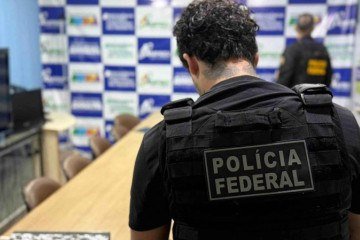 A operação apreendeu equipamentos eletrônicos, dispositivos de armazenamento de dados, celulares, computadores e 'outros materiais potencialmente relacionados às atividades criminosas' -  (crédito: Divulgação/PF)